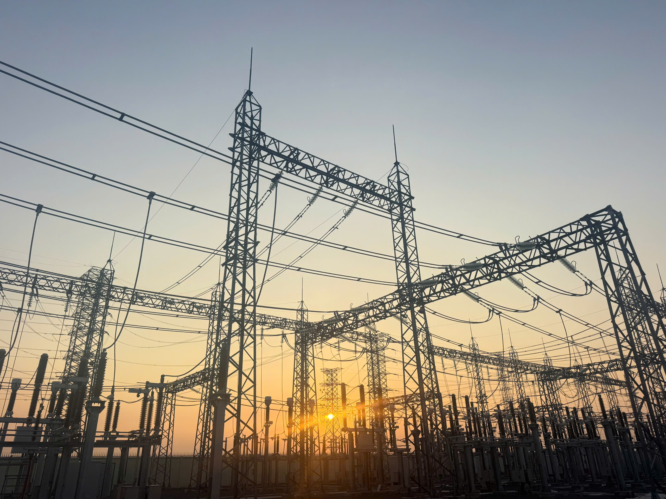 hoàng hon tren tram.jpg